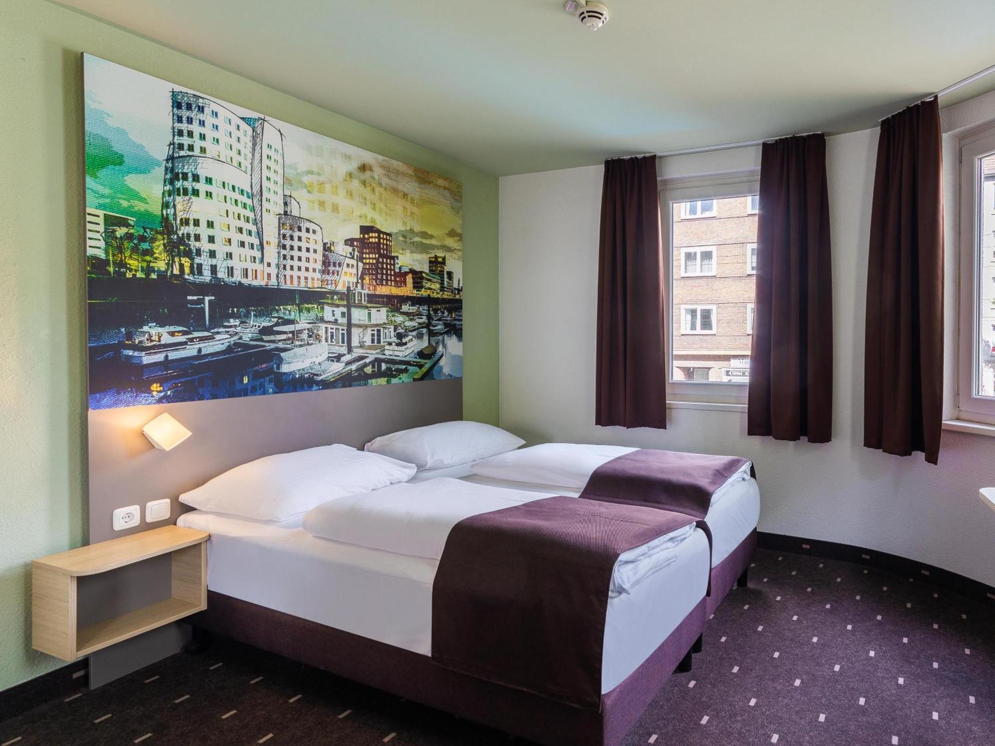 B&B Hotel Duesseldorf City-Sued Exterior foto