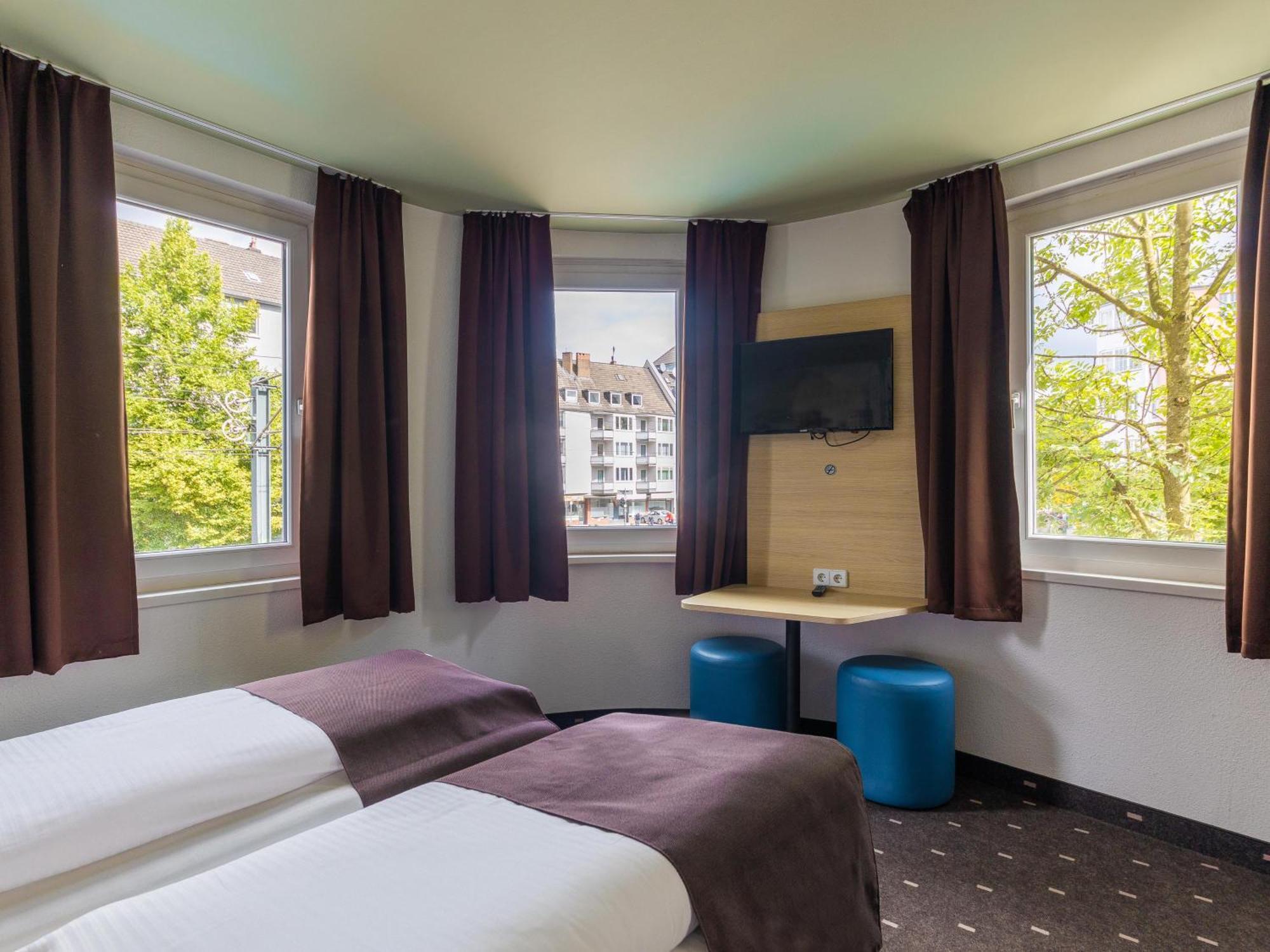 B&B Hotel Duesseldorf City-Sued Exterior foto