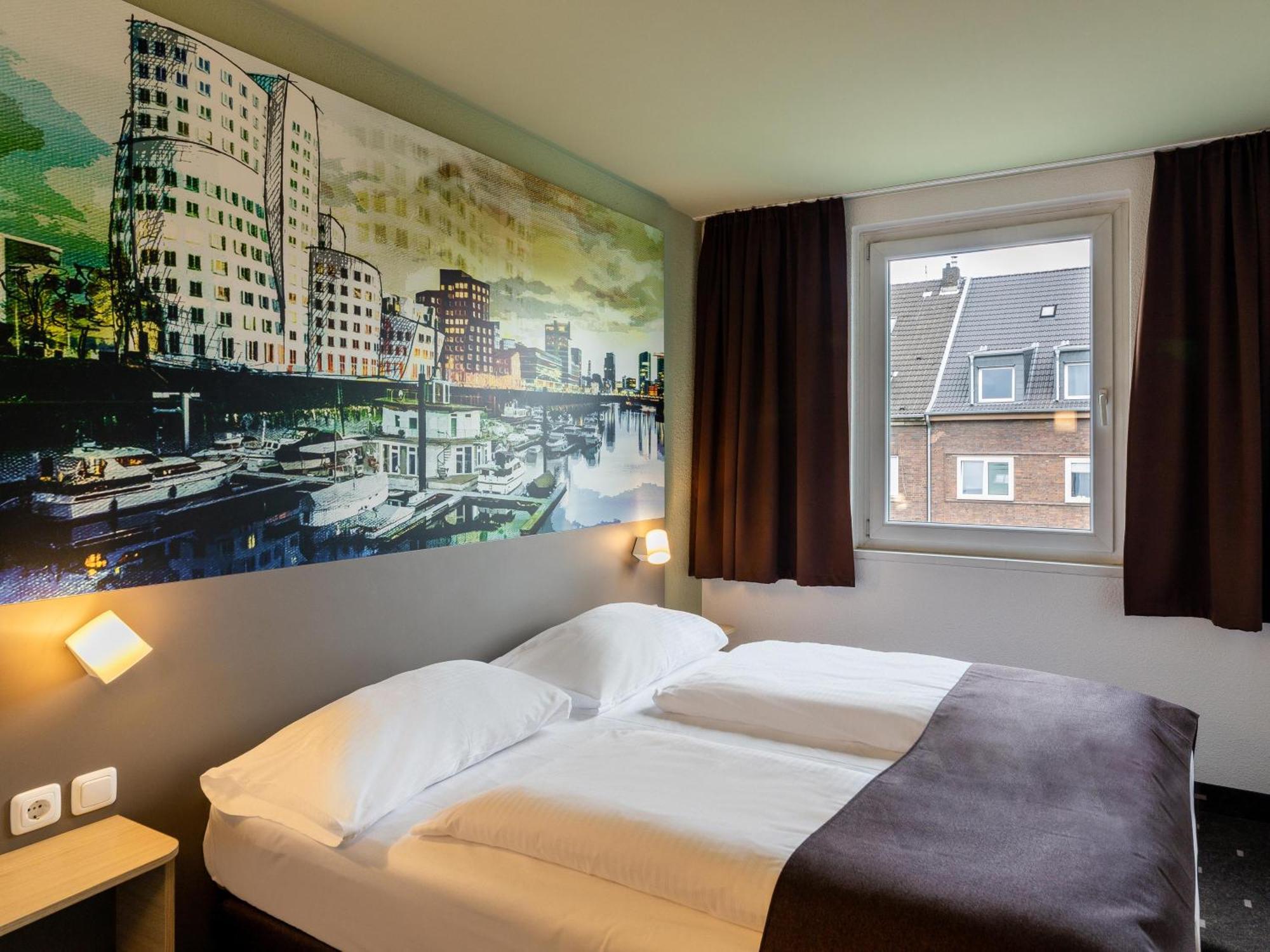 B&B Hotel Duesseldorf City-Sued Exterior foto