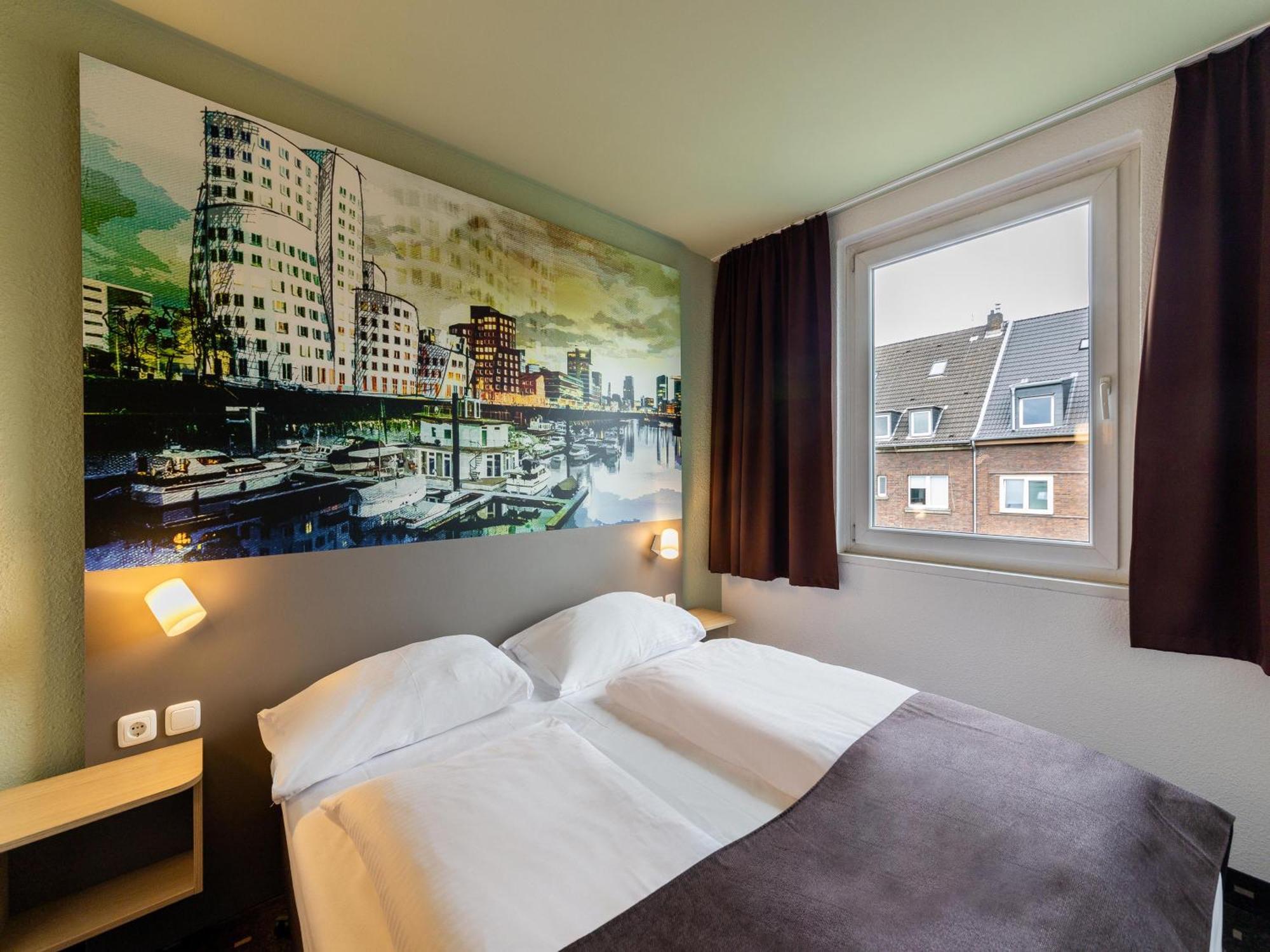 B&B Hotel Duesseldorf City-Sued Exterior foto