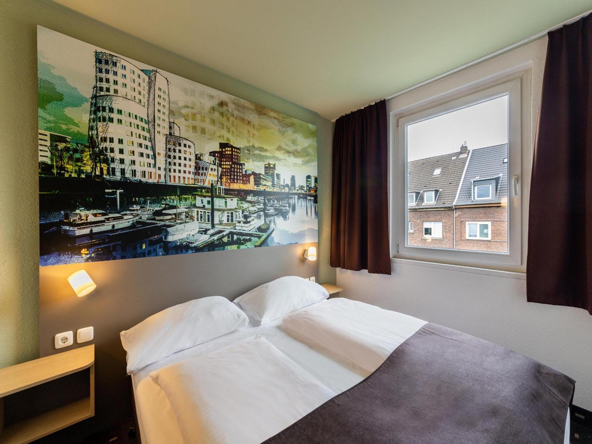 B&B Hotel Duesseldorf City-Sued Exterior foto